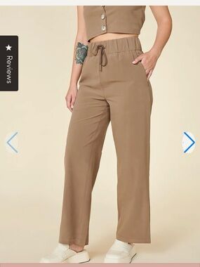 Wayre Cruiser Wide Leg Stretch Pant. Size Medium. Excellent condition.